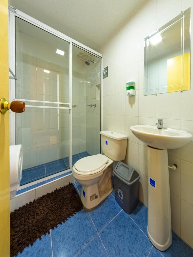 R10 Hostel *
