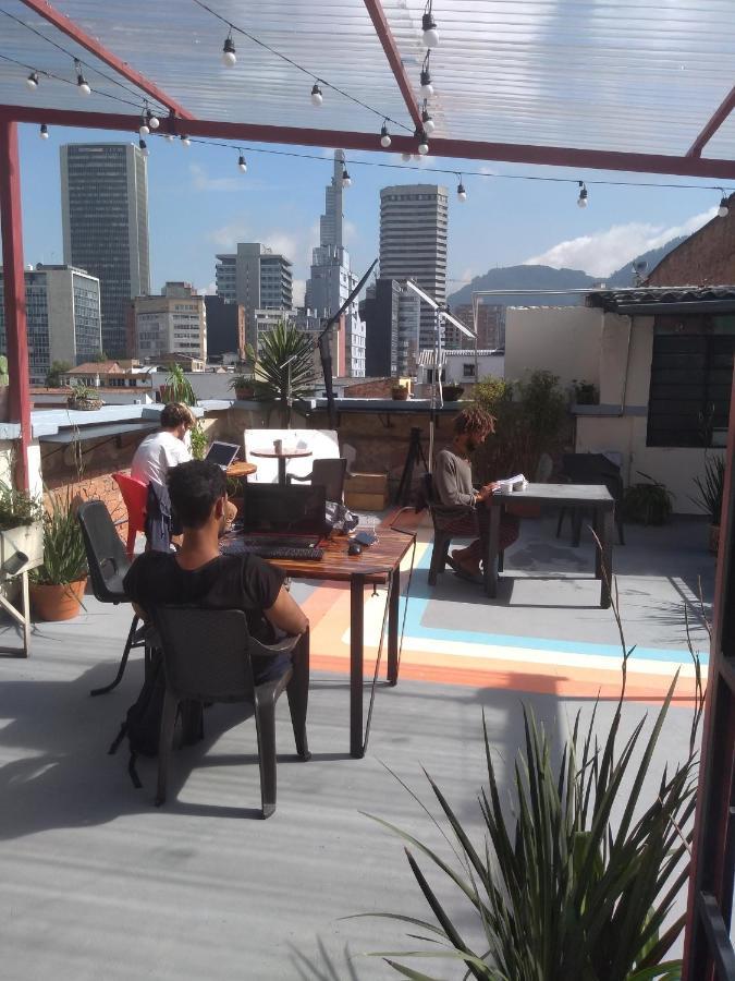 R10 Hostel