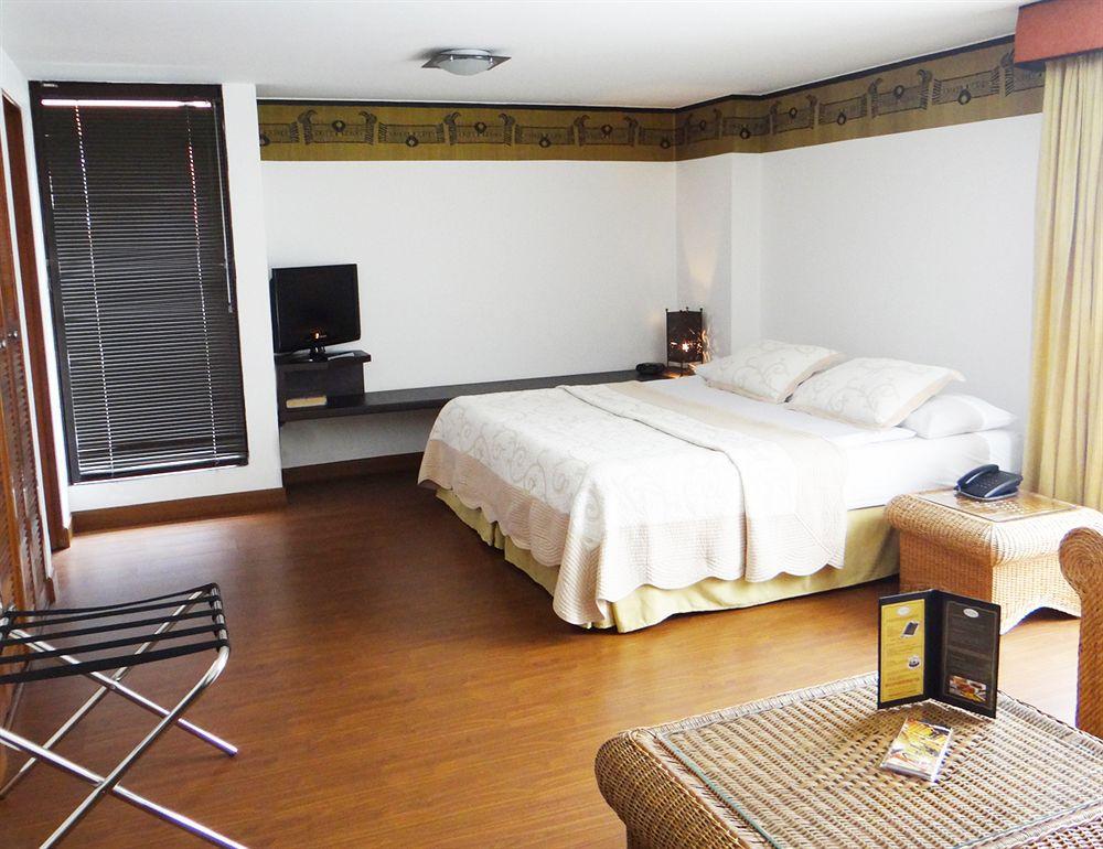 Lloyds Apartasuites Parque 93 Bogotá