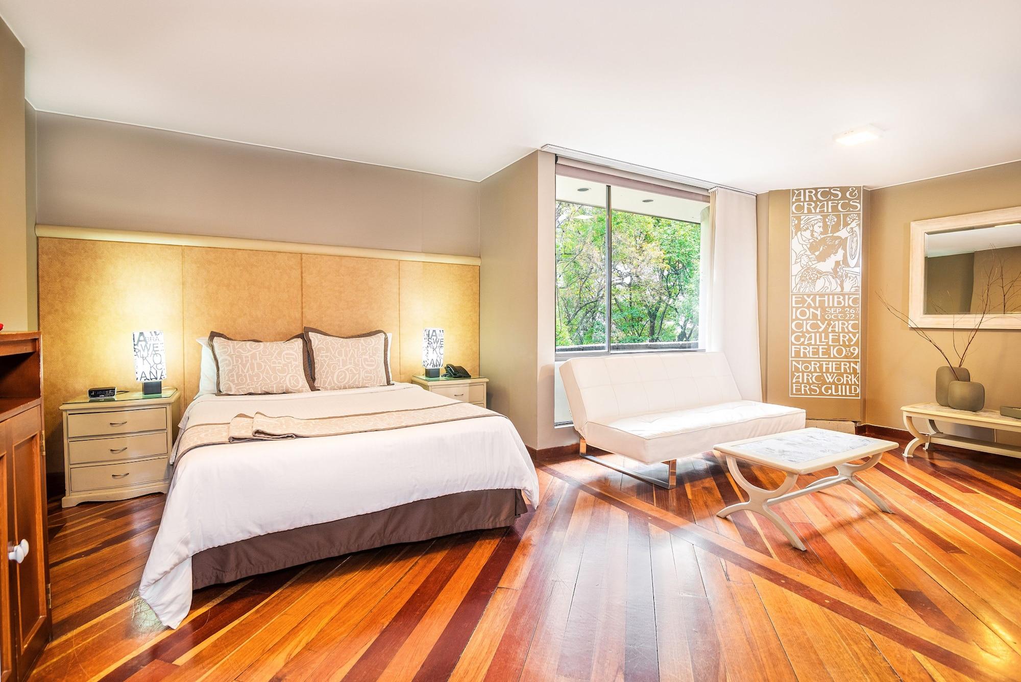 Lloyds Apartasuites Parque 93 Aparthotel