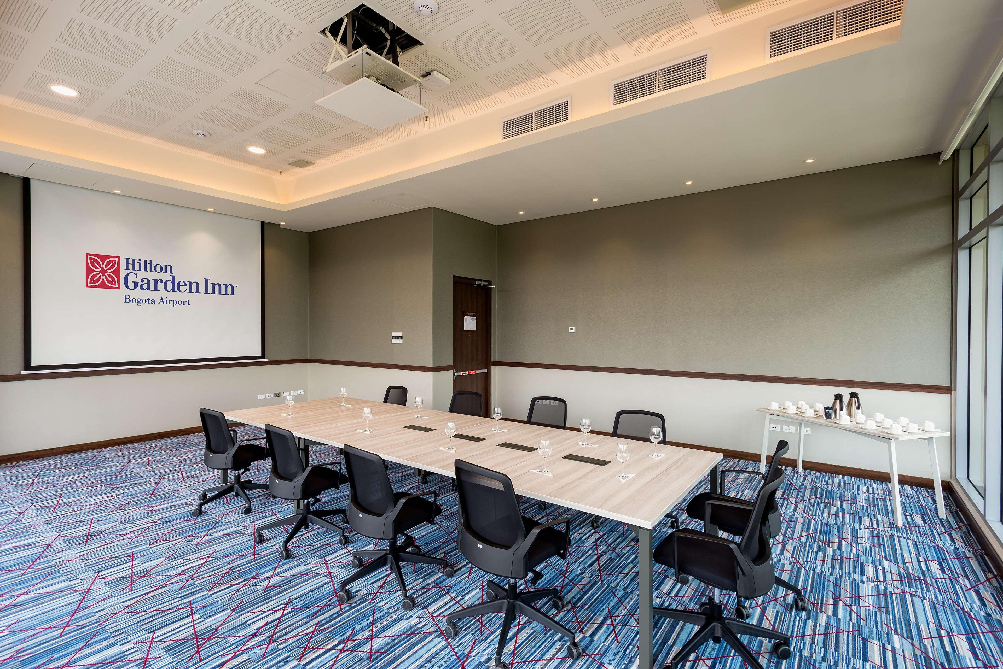 Hotel Hilton Garden Airport