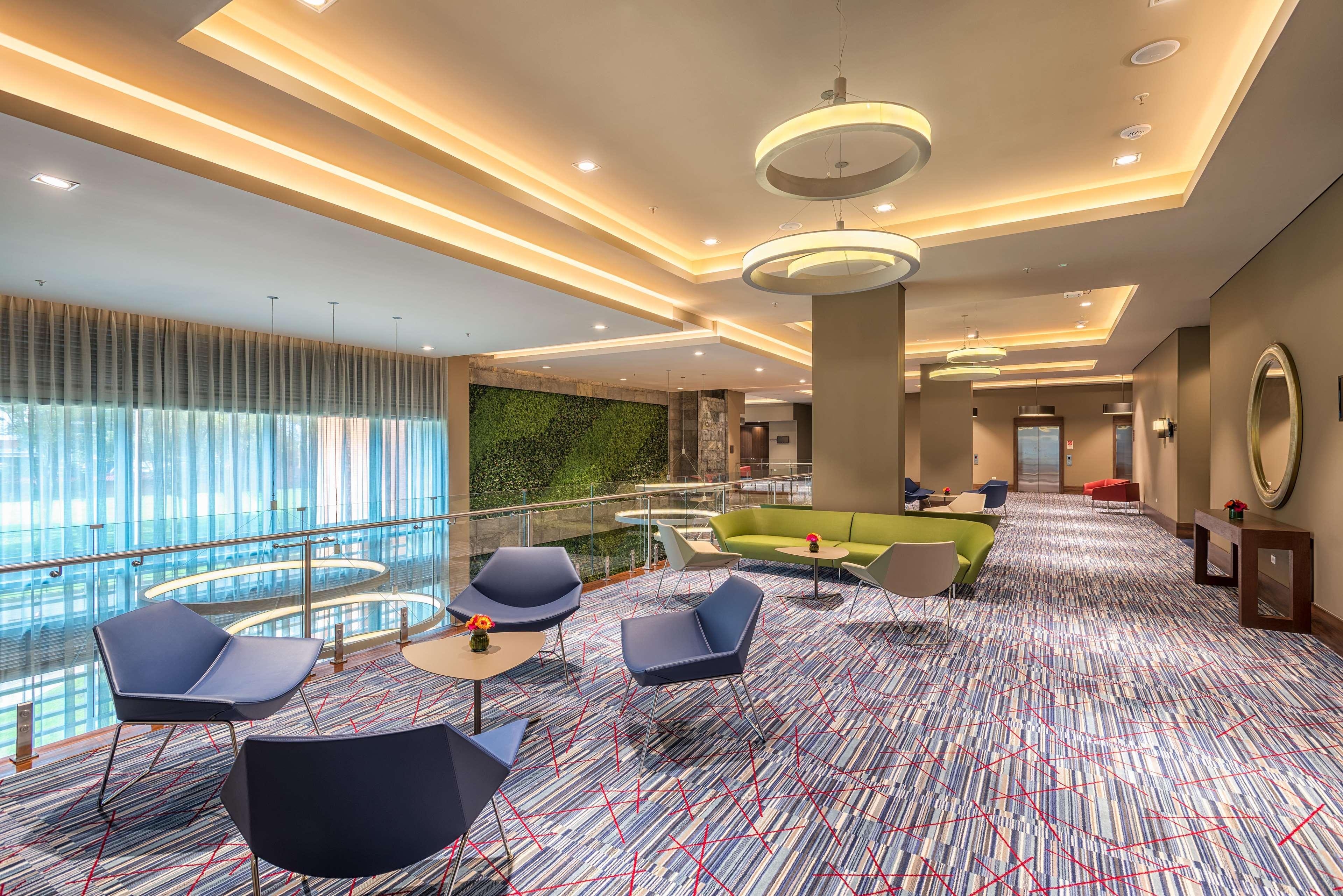 Hilton Garden Airport Hotel