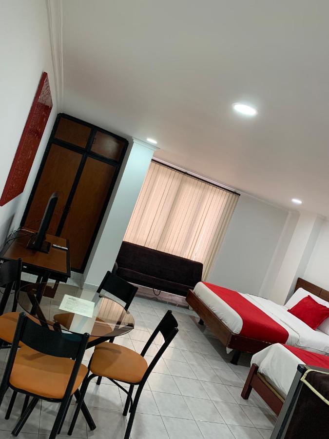 Apartment Amoblado De Un Solo Ambiente- Quinta Paredes Corferias Bogota