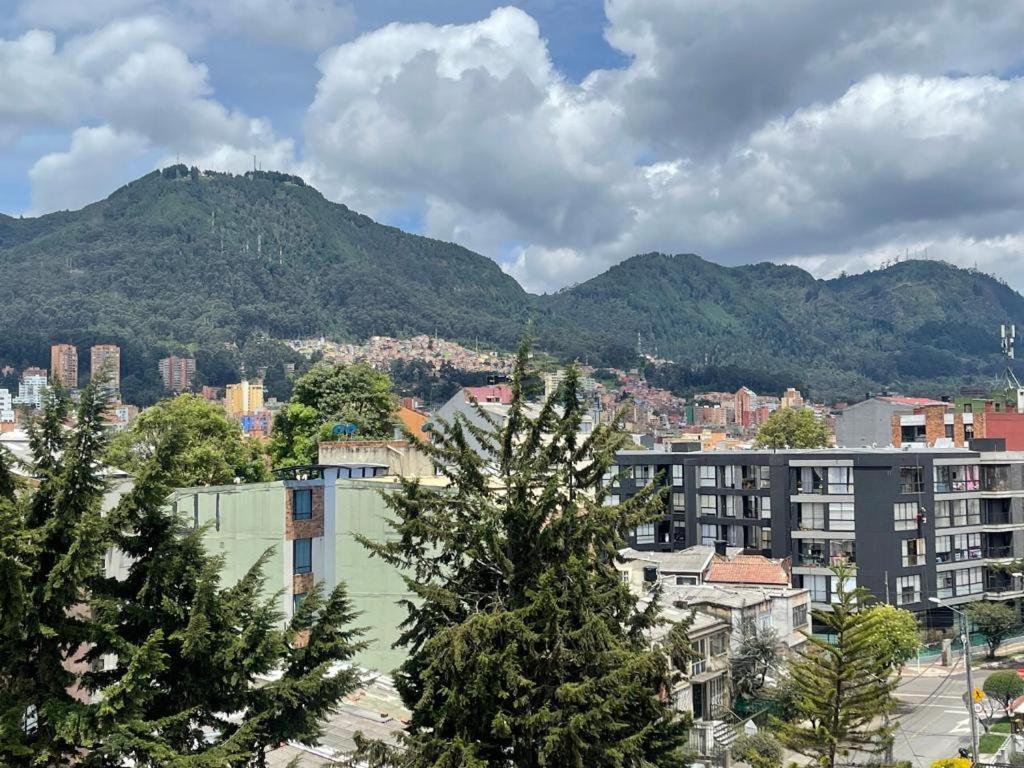 Movistar Arena/ Campin Y Galerias Apartment Bogota
