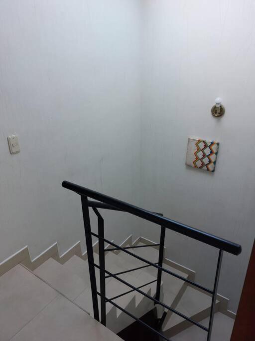 Homestay Hermosa Habitacion Cerca Al Aeropuerto *