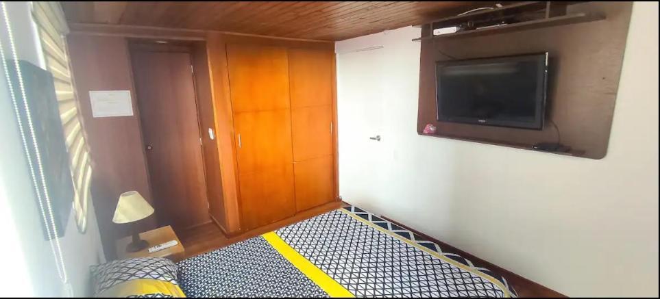 Casa de hóspedes Habitacion Con Bano Privado Chapinero *