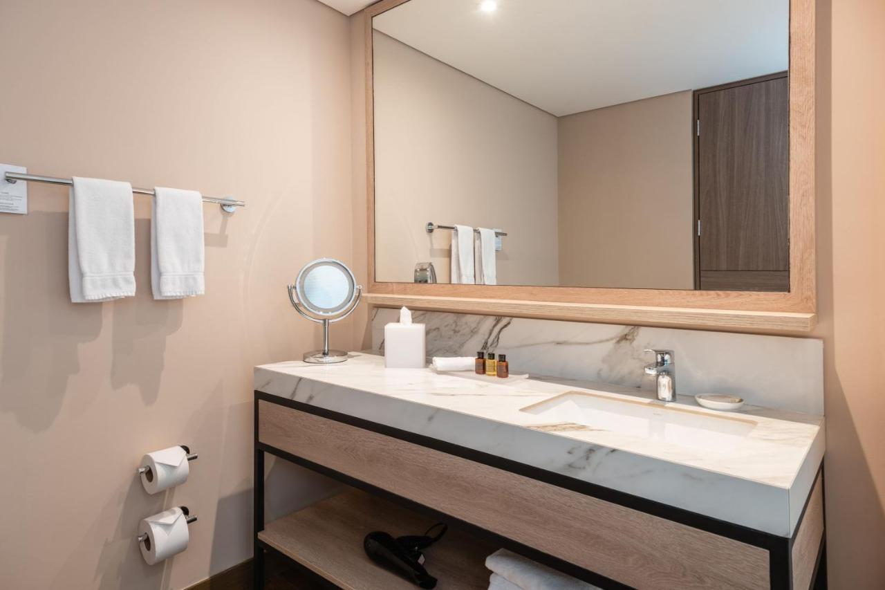 Hotel By Marriott Bogota
