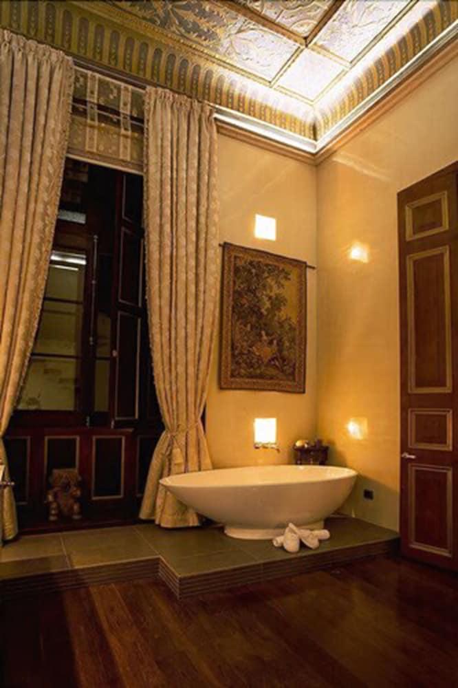 The Orchids Hotel 4*