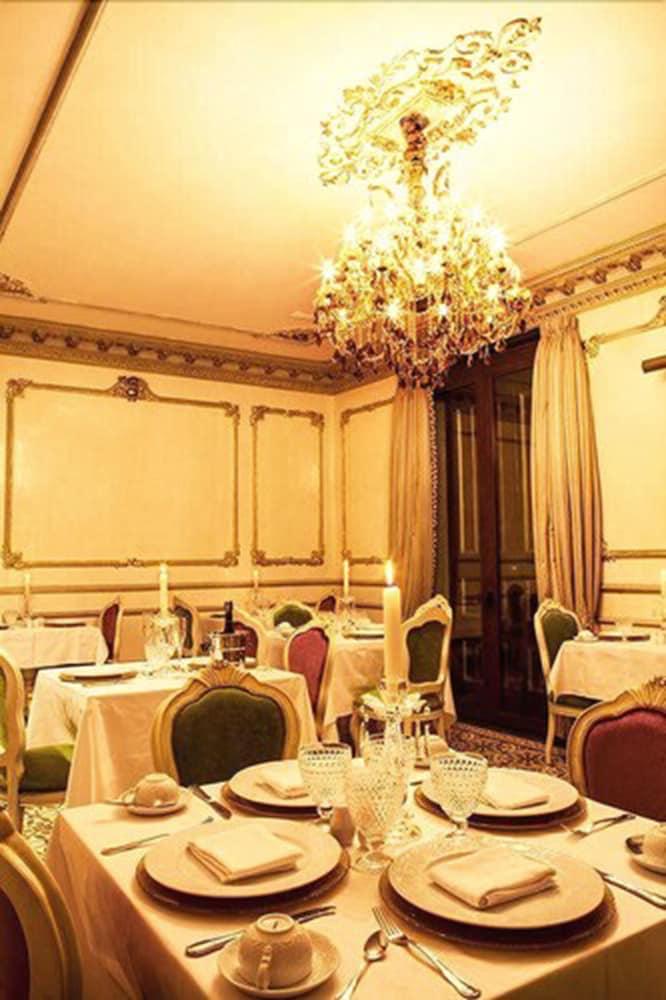 Hotel The Orchids 4*