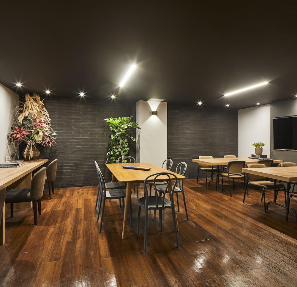 Nico Apartasuites Bogota
