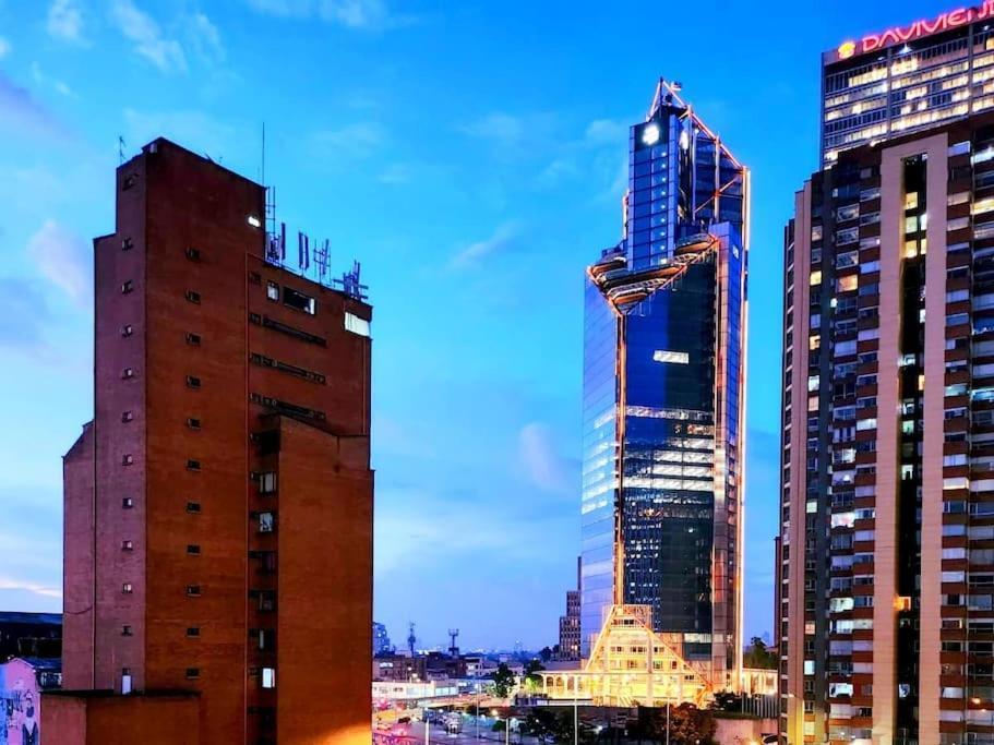 Apartment Executive Minutes From The Airport Bogota