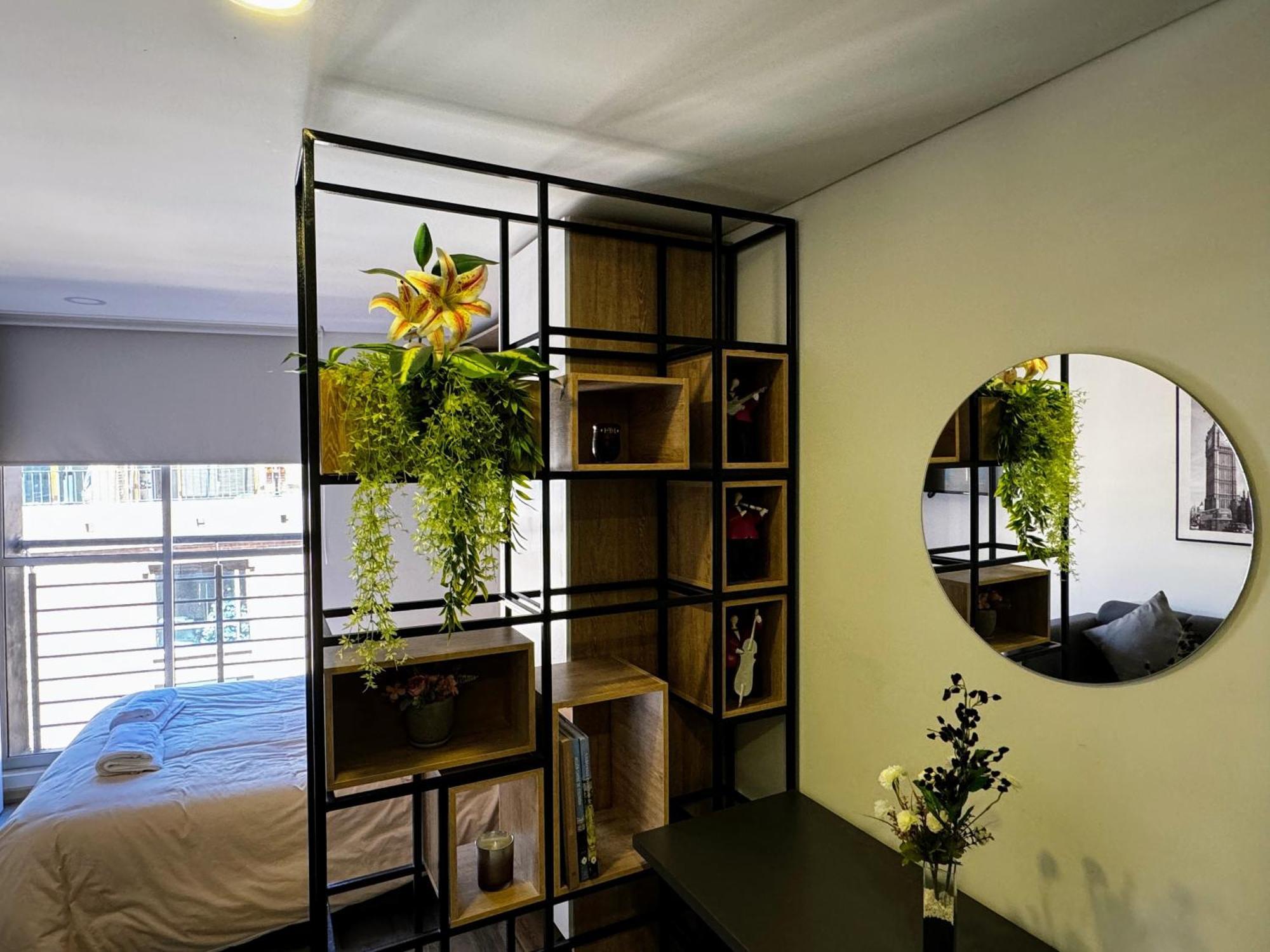 Loft Between Business Centers & Restobars Apartment *