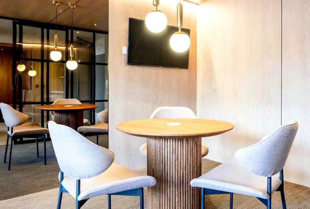 Estudio De Lujo Con Coworking En Chico * Bogota