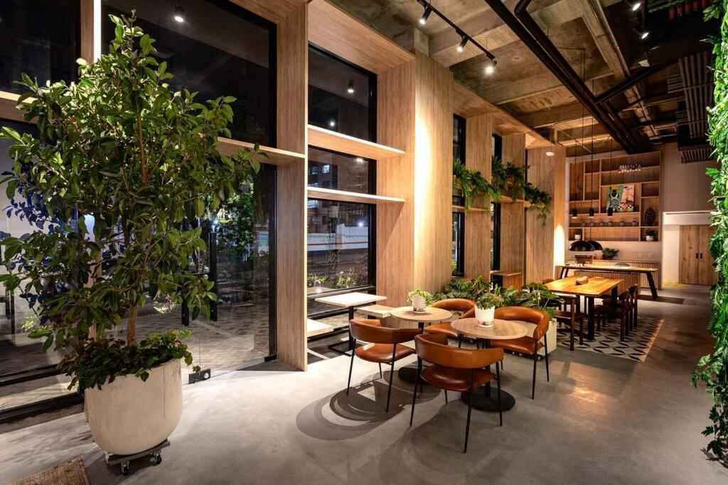 Amazing With Large Coworking Area In The Best Location In
