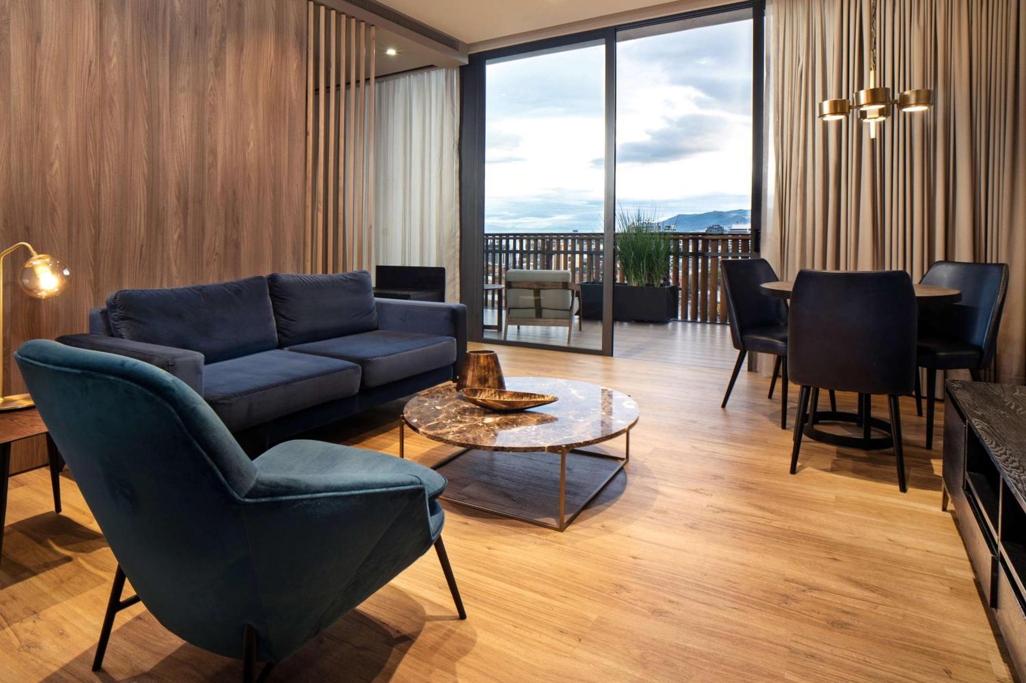 Aparthotel Salvio Parque 93 Bogota, Curio Collection By Hilton