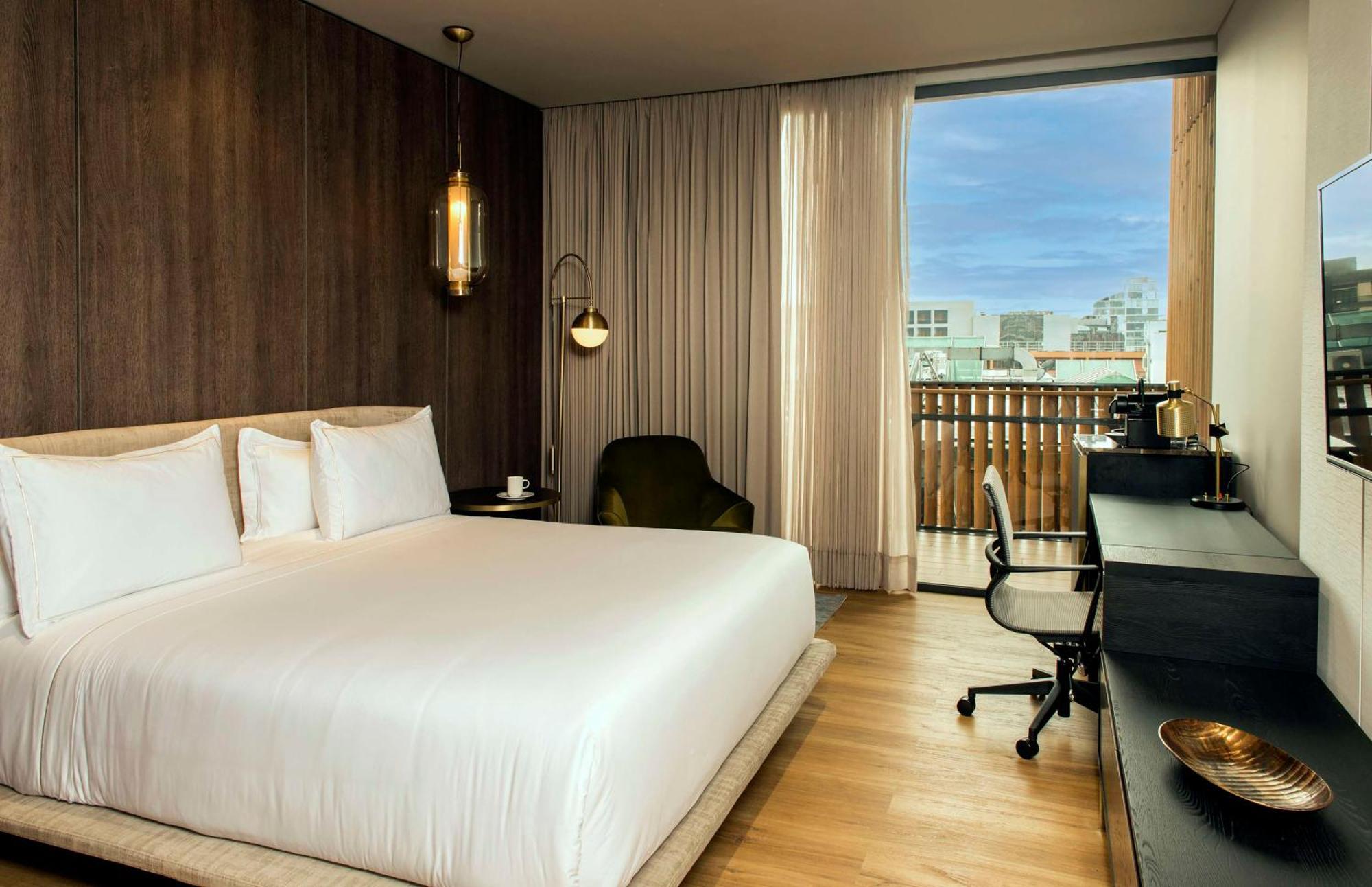 Aparthotel Salvio Parque 93 Bogota, Curio Collection By Hilton