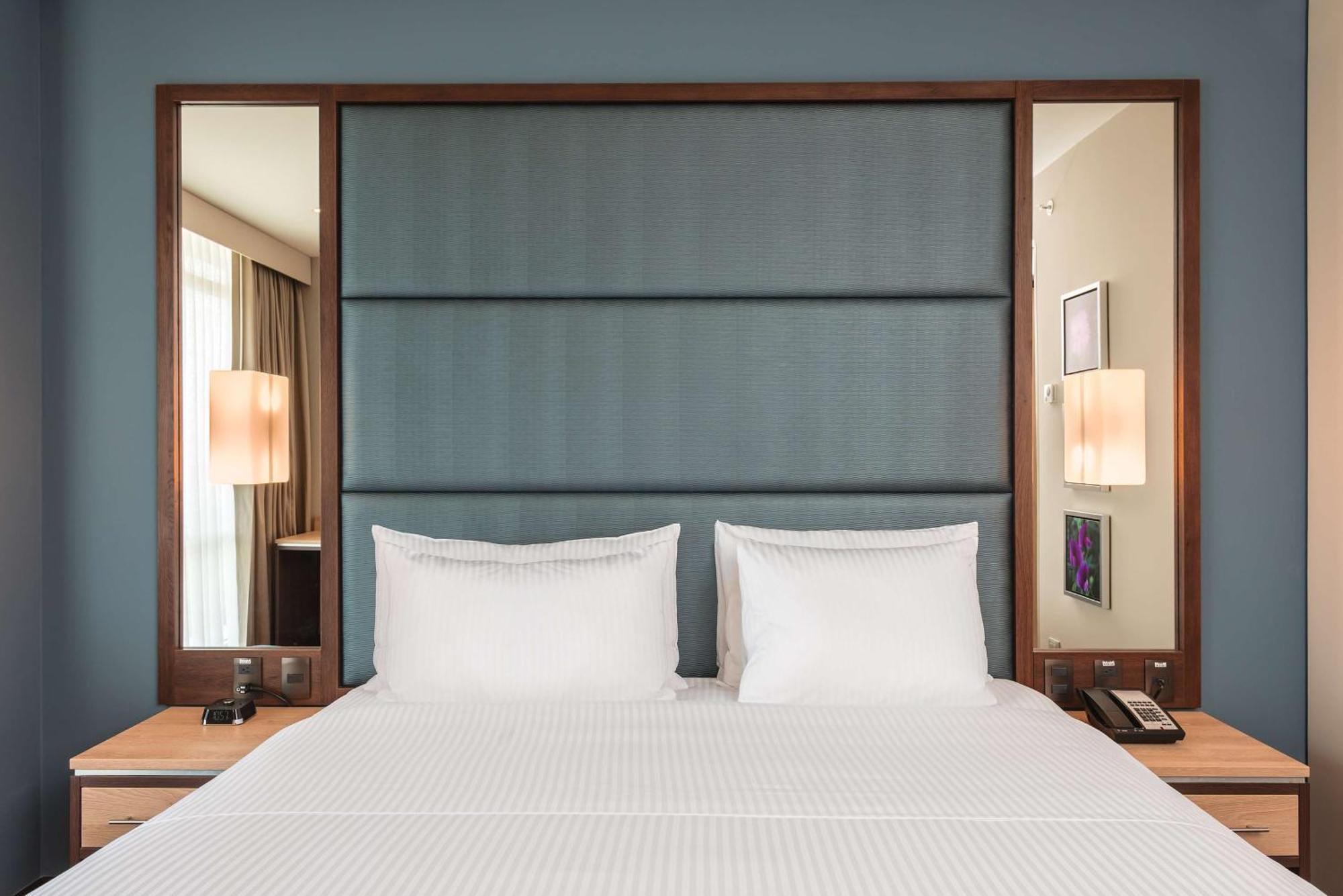 Hilton Garden Airport Hotel 4*