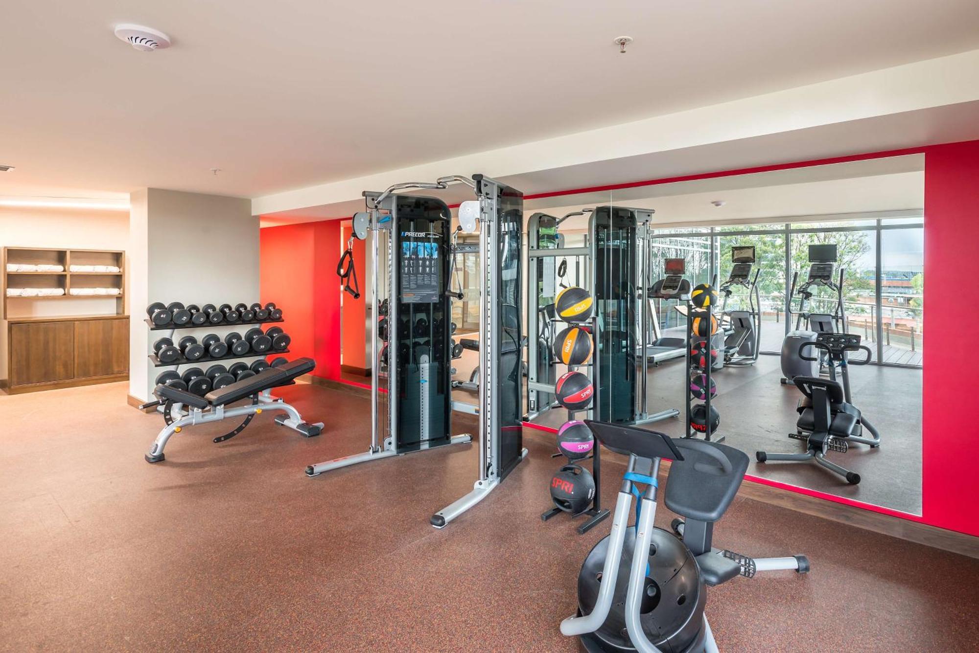 Hilton Garden Airport Hotel 4*