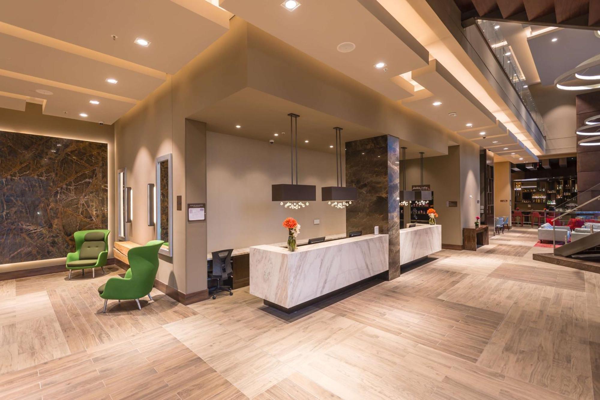 Hotel Hilton Garden Airport
