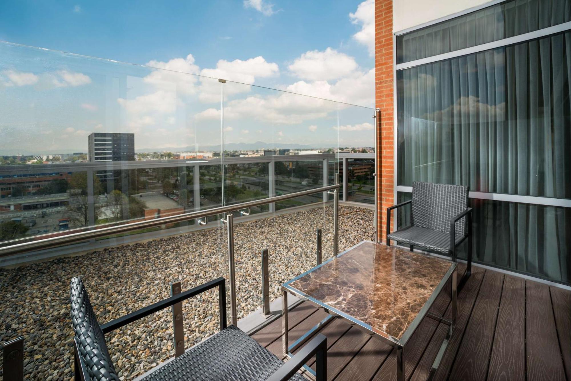Hilton Garden Airport 4*