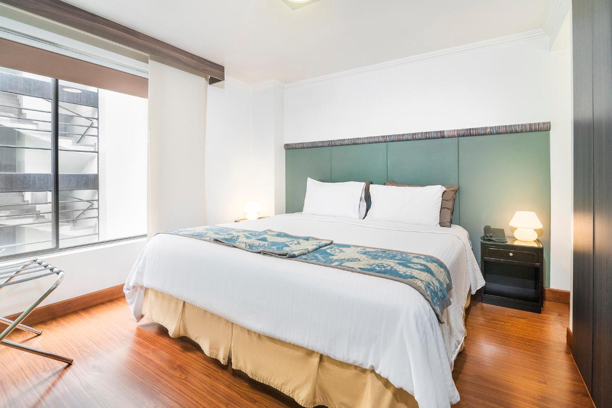 Lloyds Apartasuites Parque 93 Aparthotel 4*