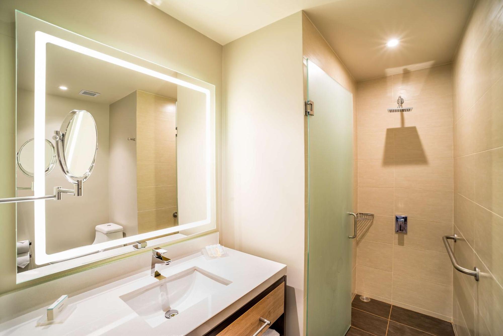 Hilton Garden Airport Hotel Bogota