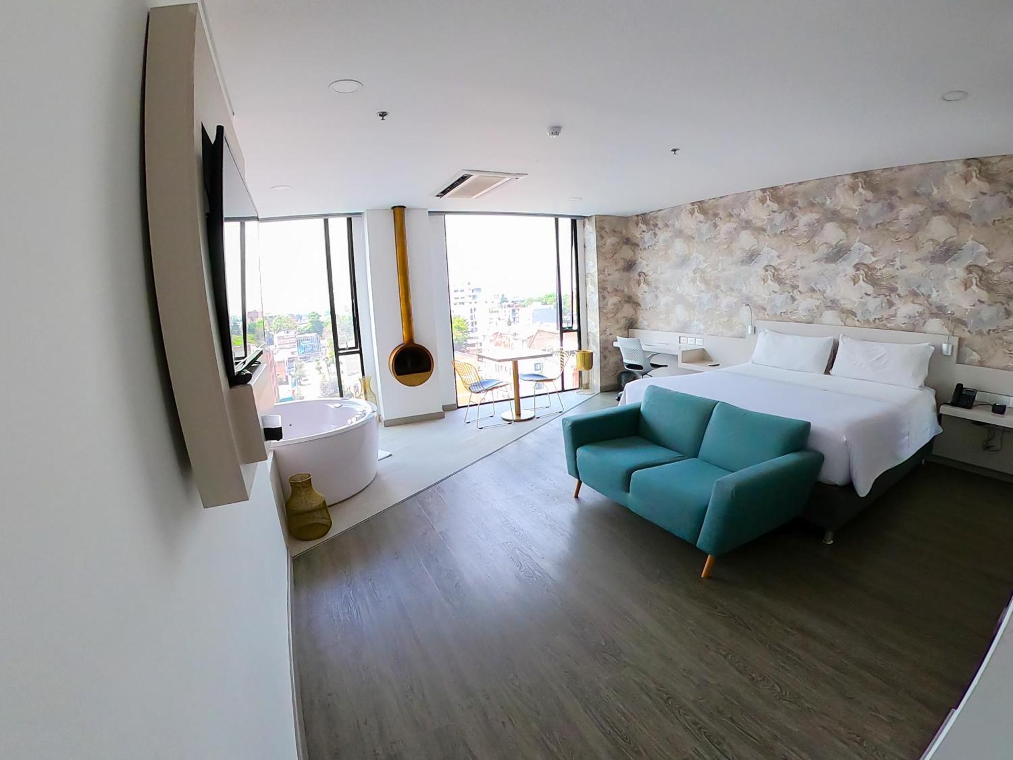Hotel Black Tower Premium
