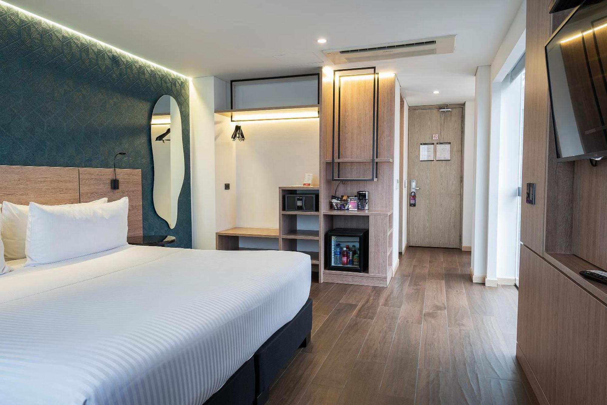 Black Tower Premium 4*