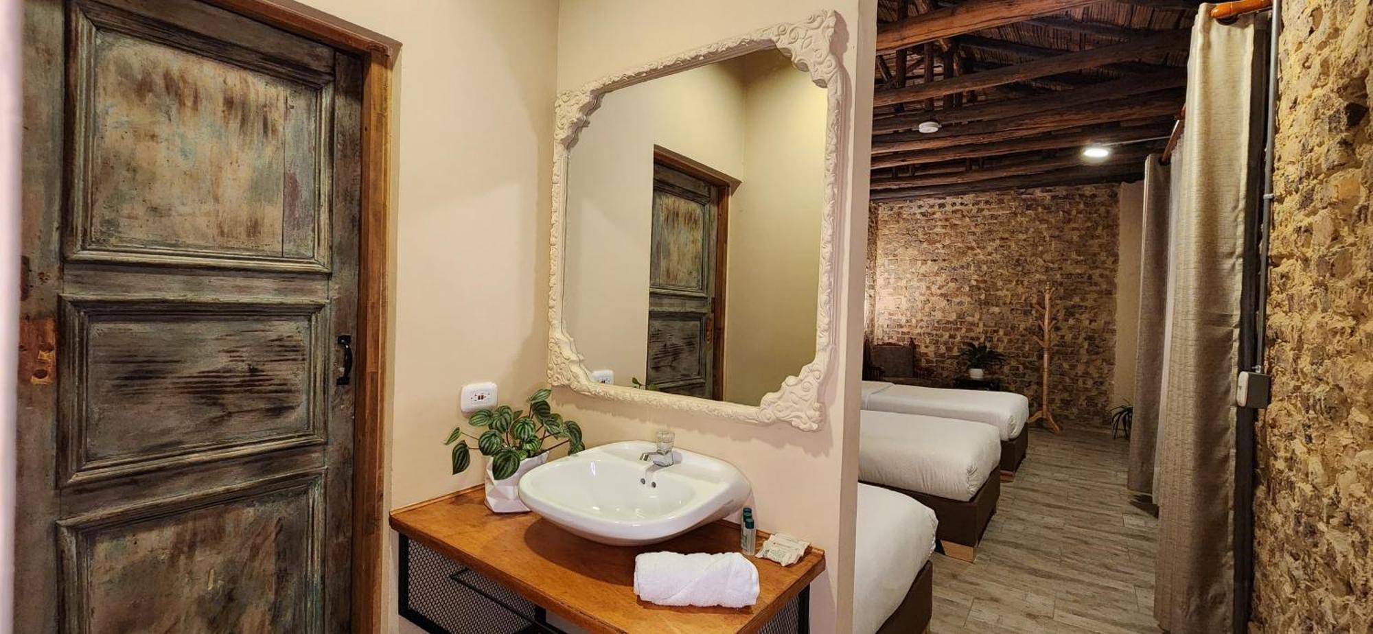 Quinta Seis Tres Homestay Bogota