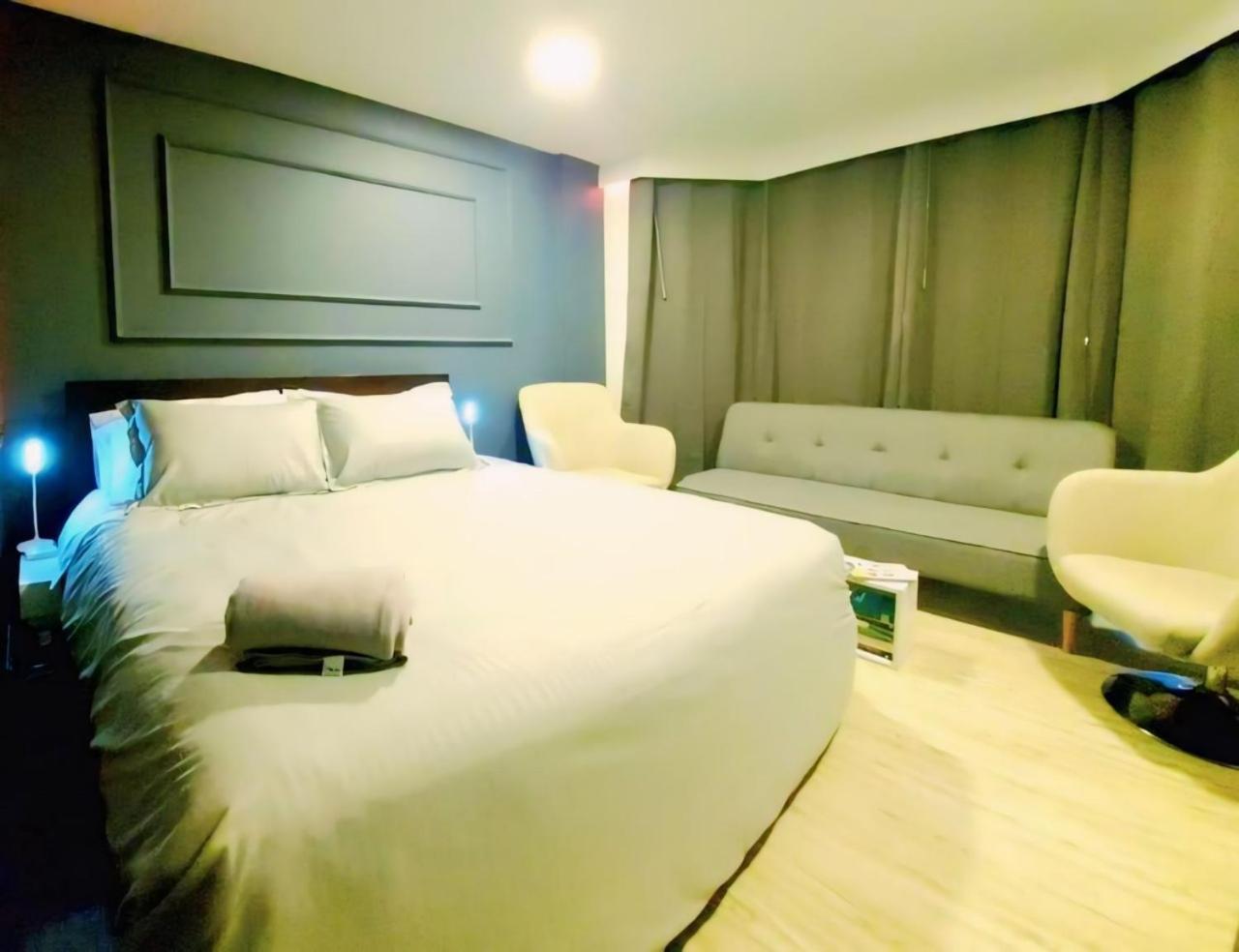 Executive Minutes From The Airport * Bogota