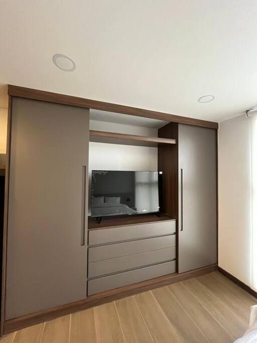 Ventana Al Parque Apartment *