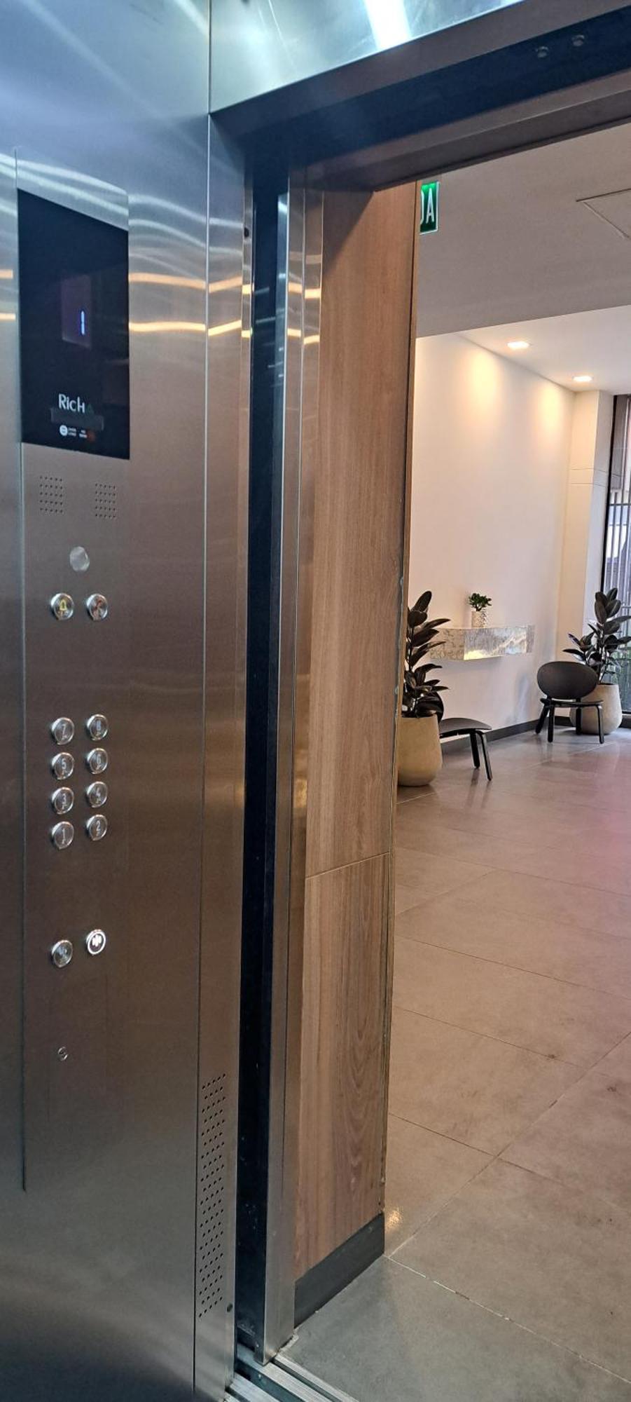 Tehatron Apartment