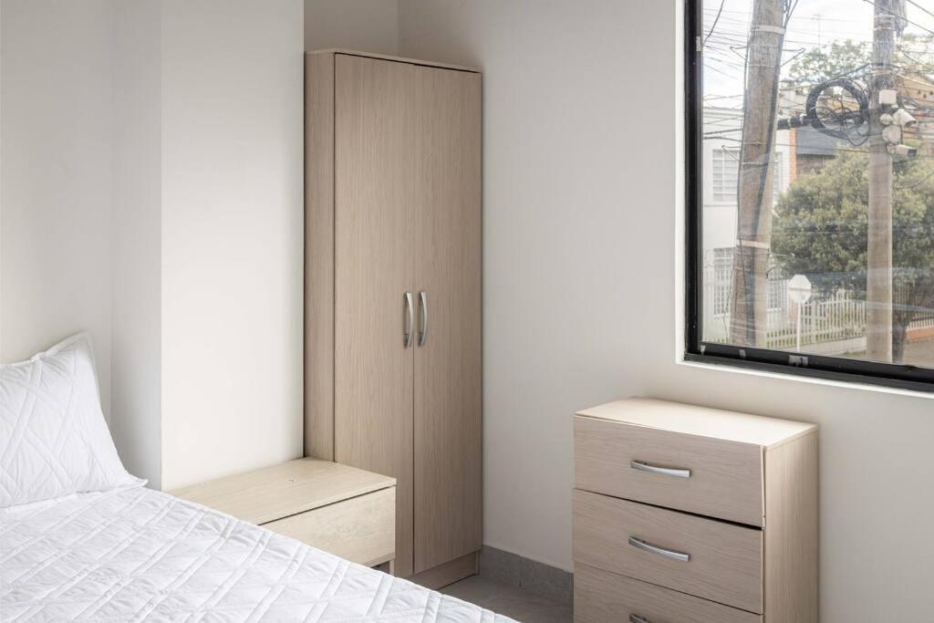 Moderna Habitacion Campin Bogota