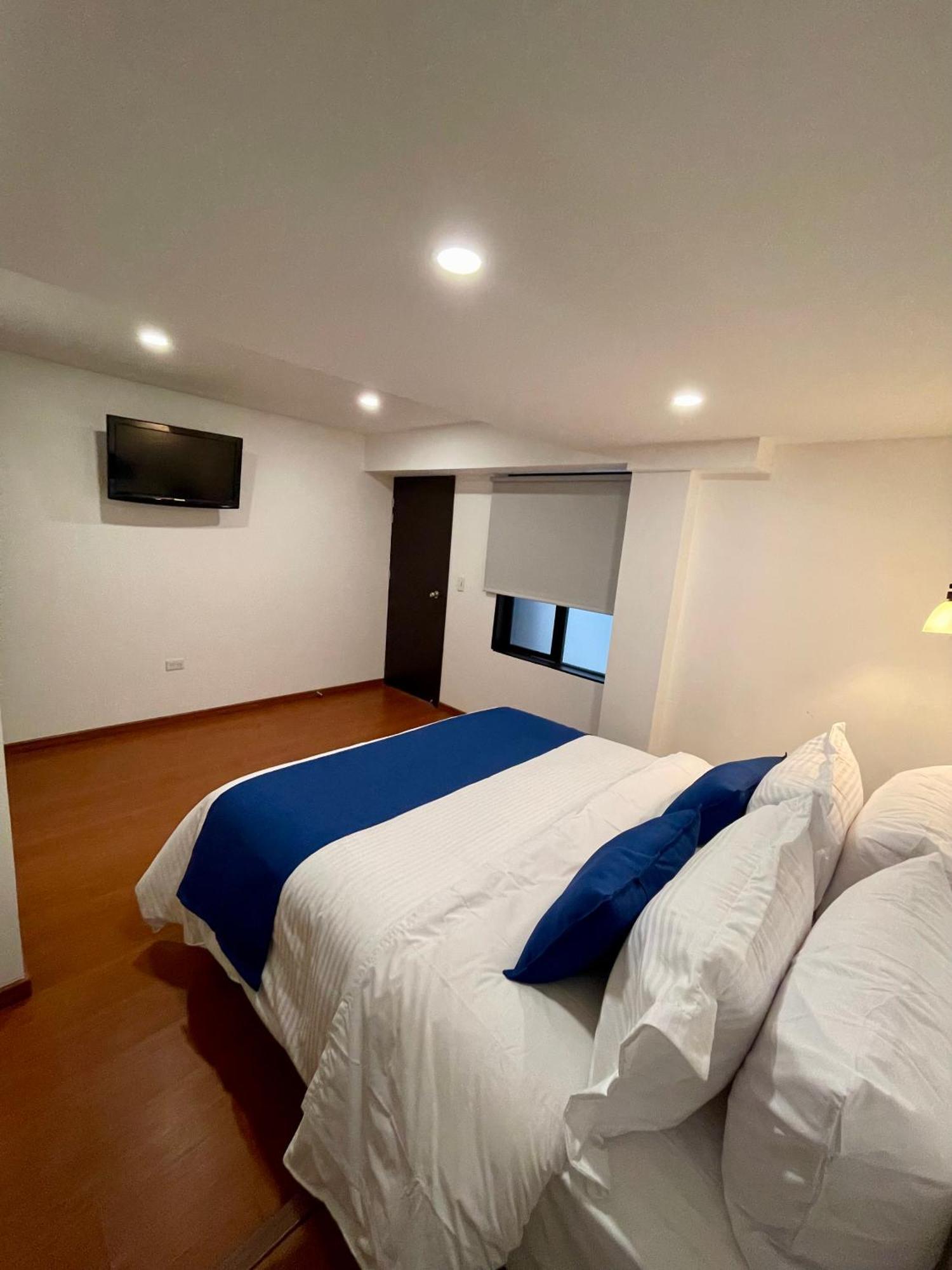Embajada 44 Hotel