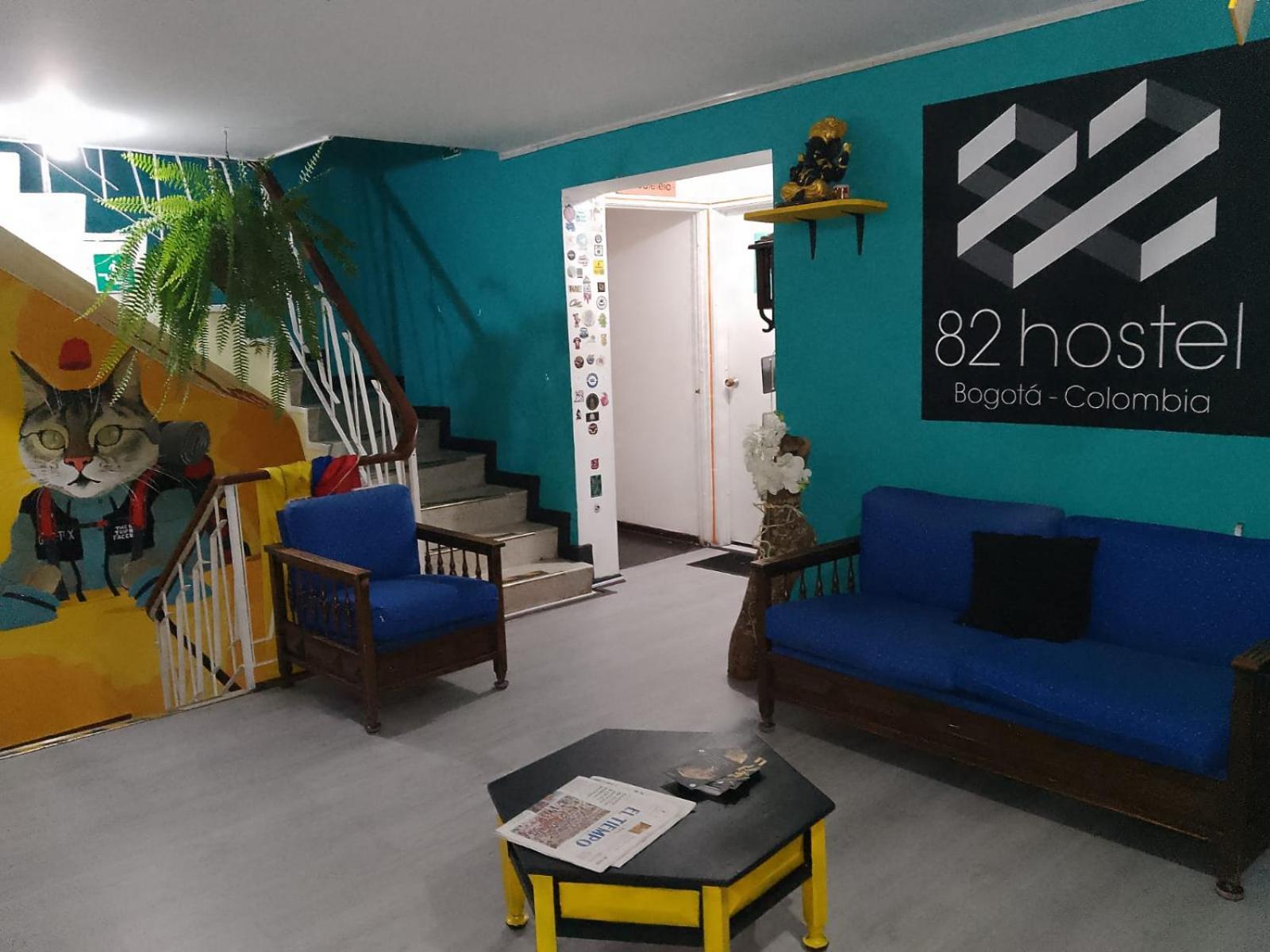 82hostel Hostel *