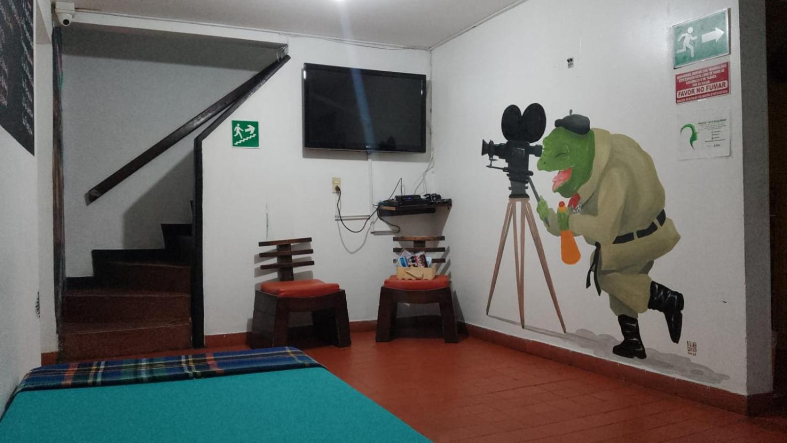 82hostel Hostel *