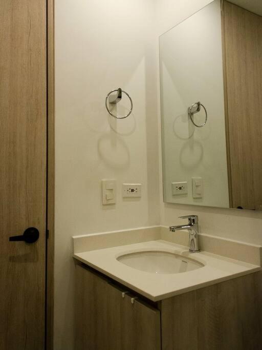 Apartment Cozy & Quiet 1br 1bt Usaquen Country Club Golf *