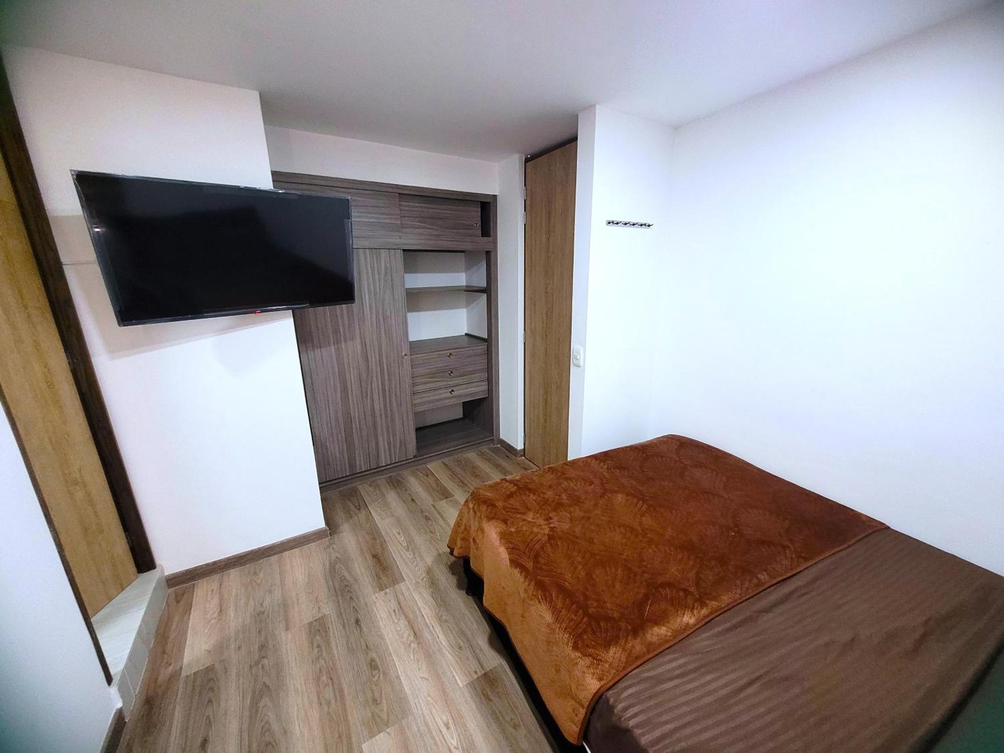 Brand-New Apartment Accommodating Up To 5 Guests, Located In The Northern Sector Of Bogota Apartment *