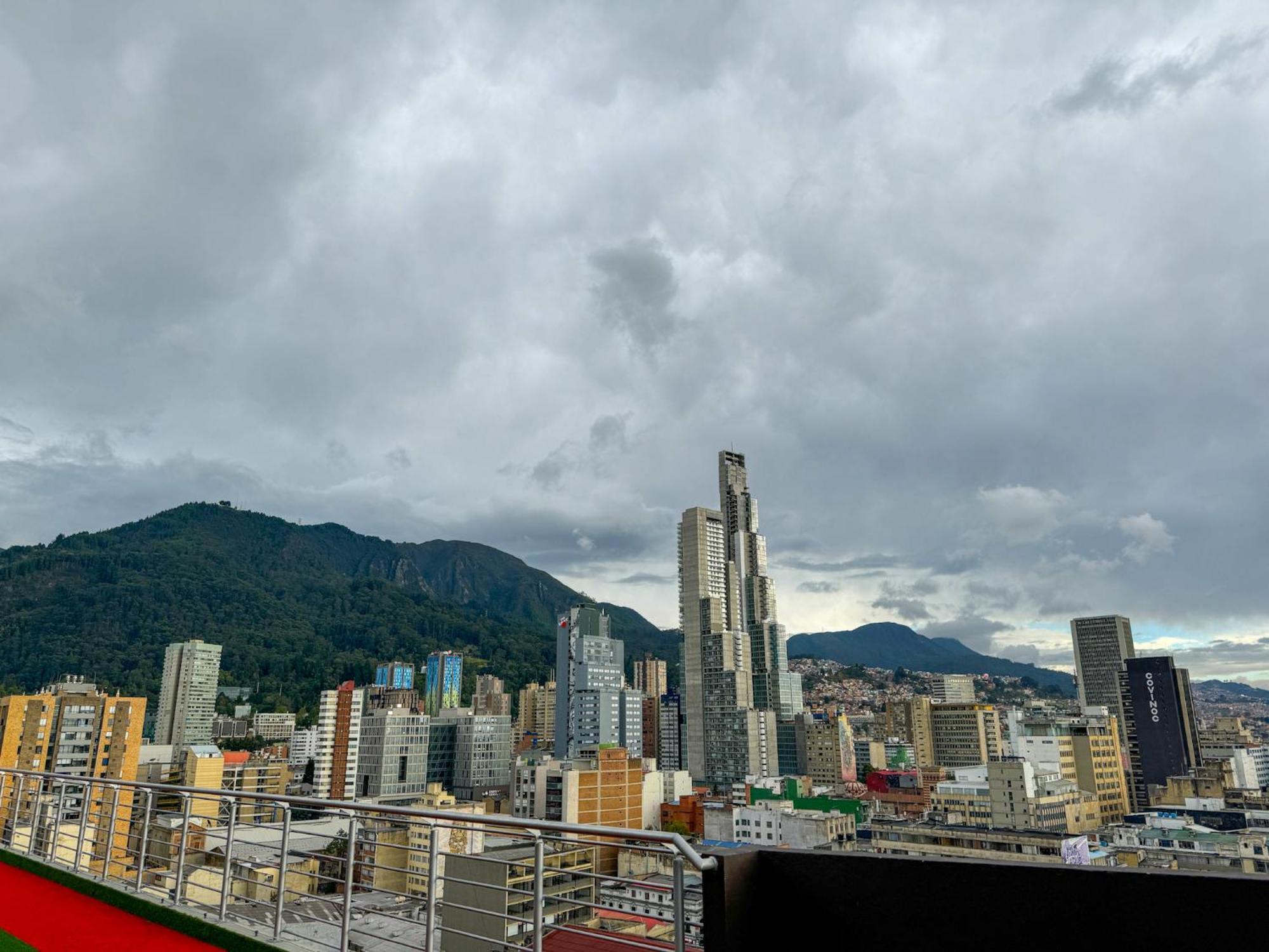 Apartasuite Con La Mejor Vista En Centro Internacional Bogota