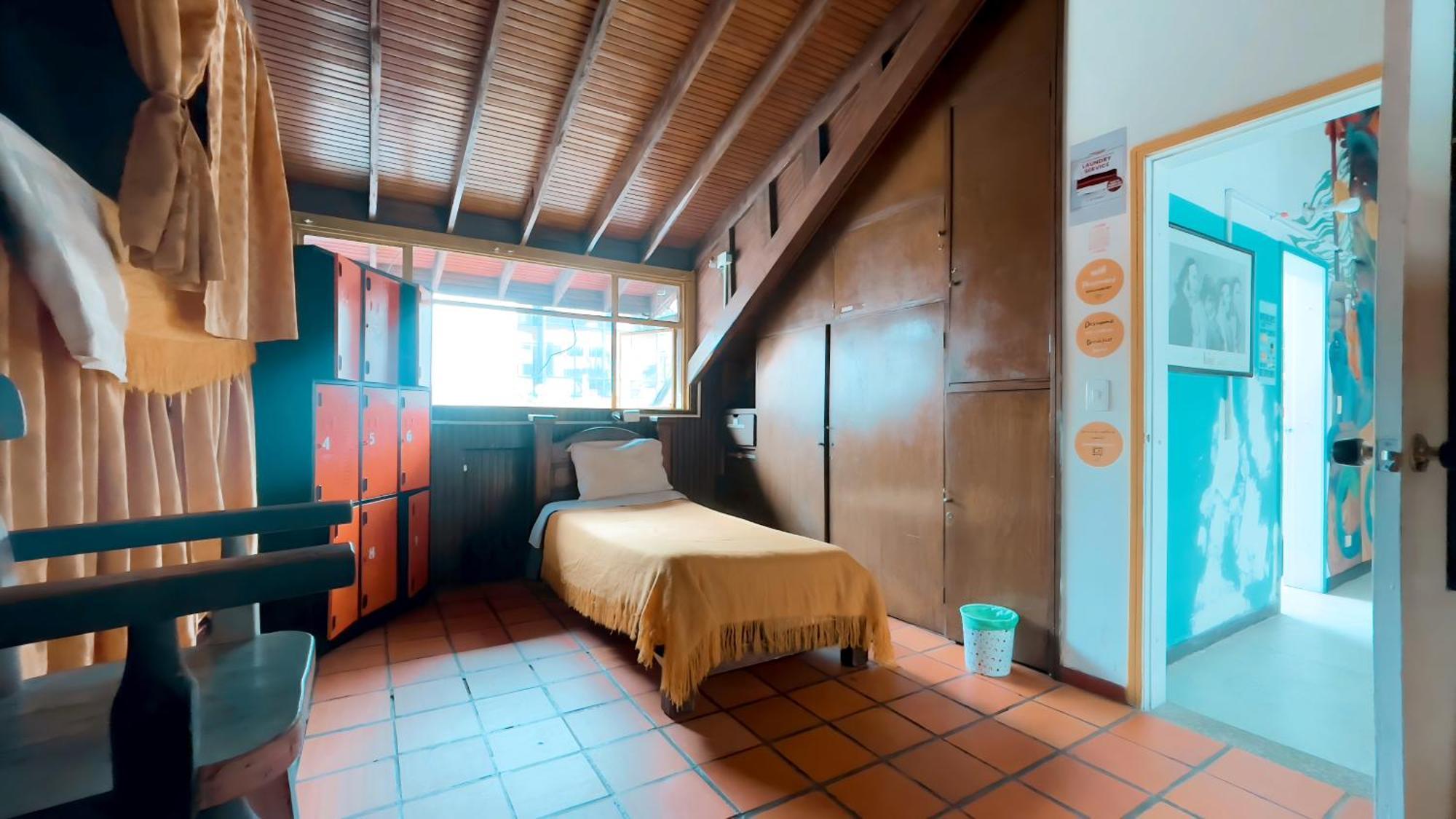 82hostel Hostel
