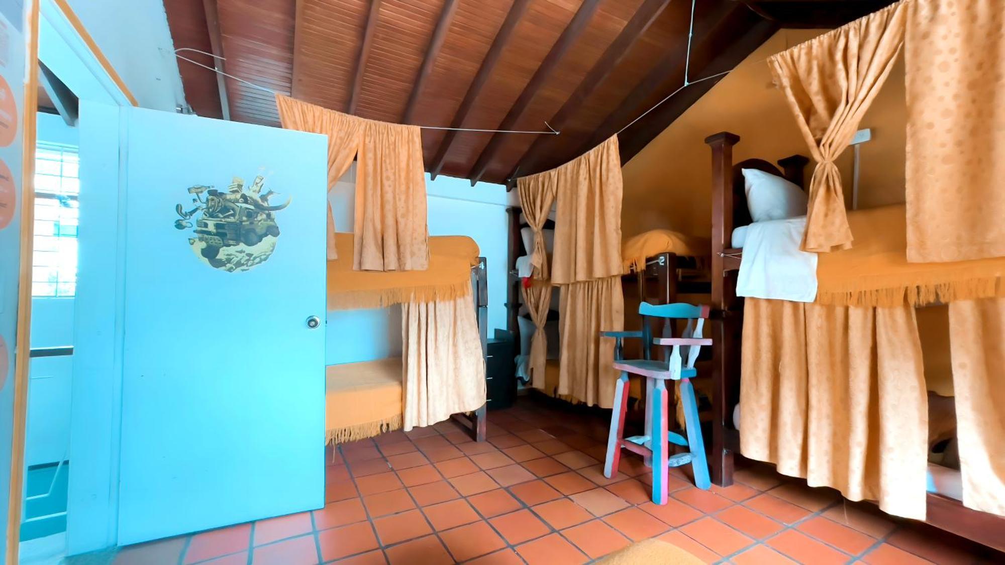 Hostel 82hostel