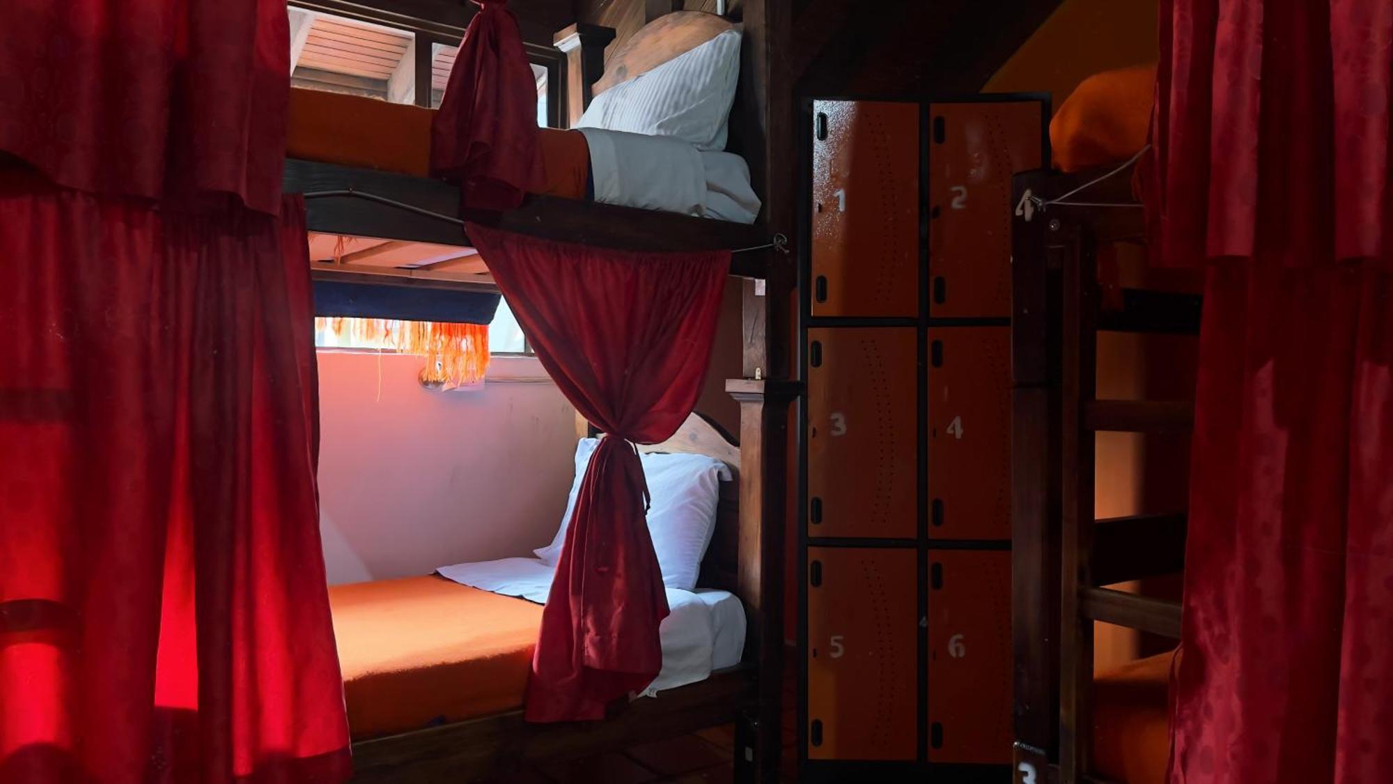 82hostel Hostel