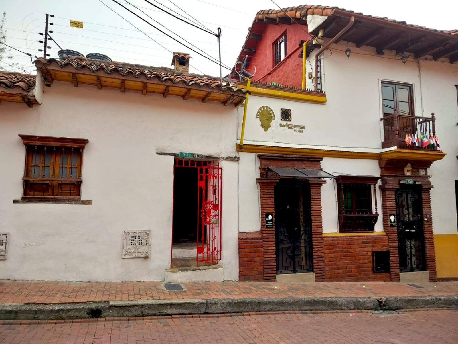 Laurel Candelaria Sweet Homes *