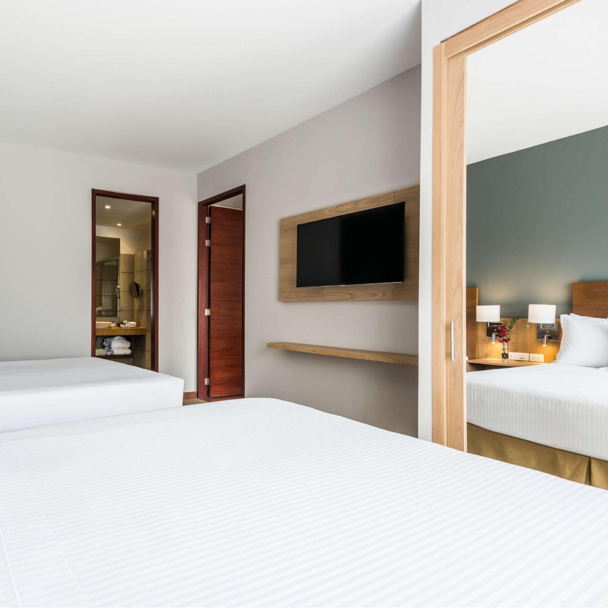 Cosmos 100 & Centro De Convenciones - Cosmos Hotel 5*