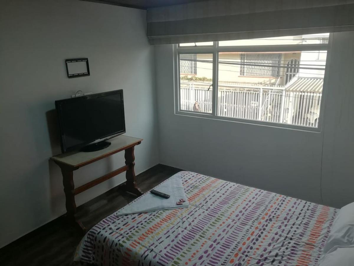 Bienvenidos A La Casa De Rosa Cerca Al Aeropuerto Welcome To Rosas House Close To The Airport Apartment Bogota