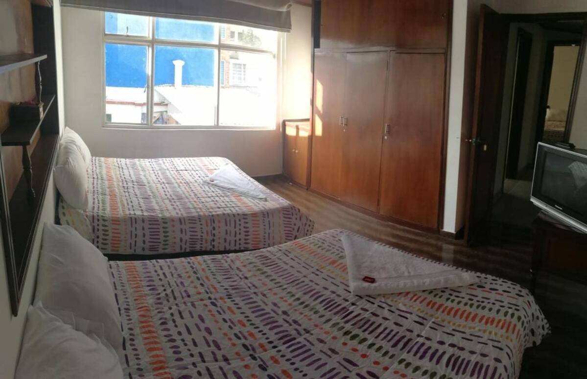 Bienvenidos A La Casa De Rosa Cerca Al Aeropuerto Welcome To Rosas House Close To The Airport Apartment