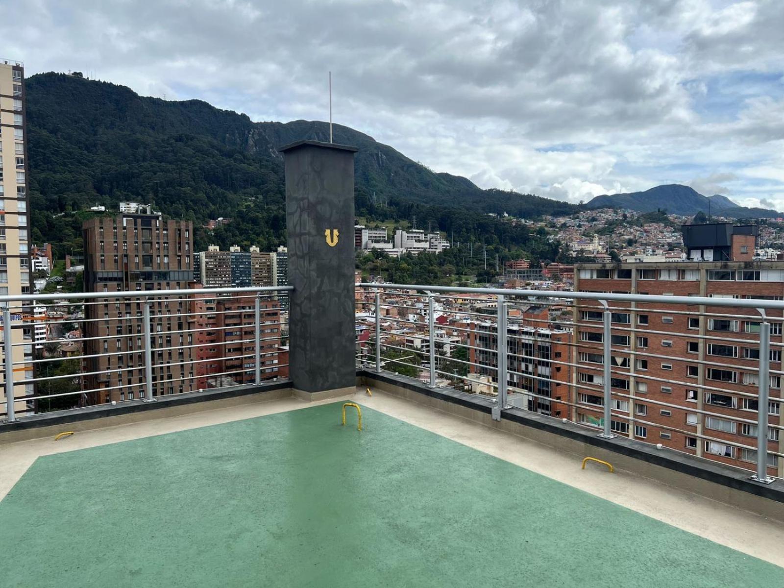 Varun Luxury Vistas Urbanas Apartment