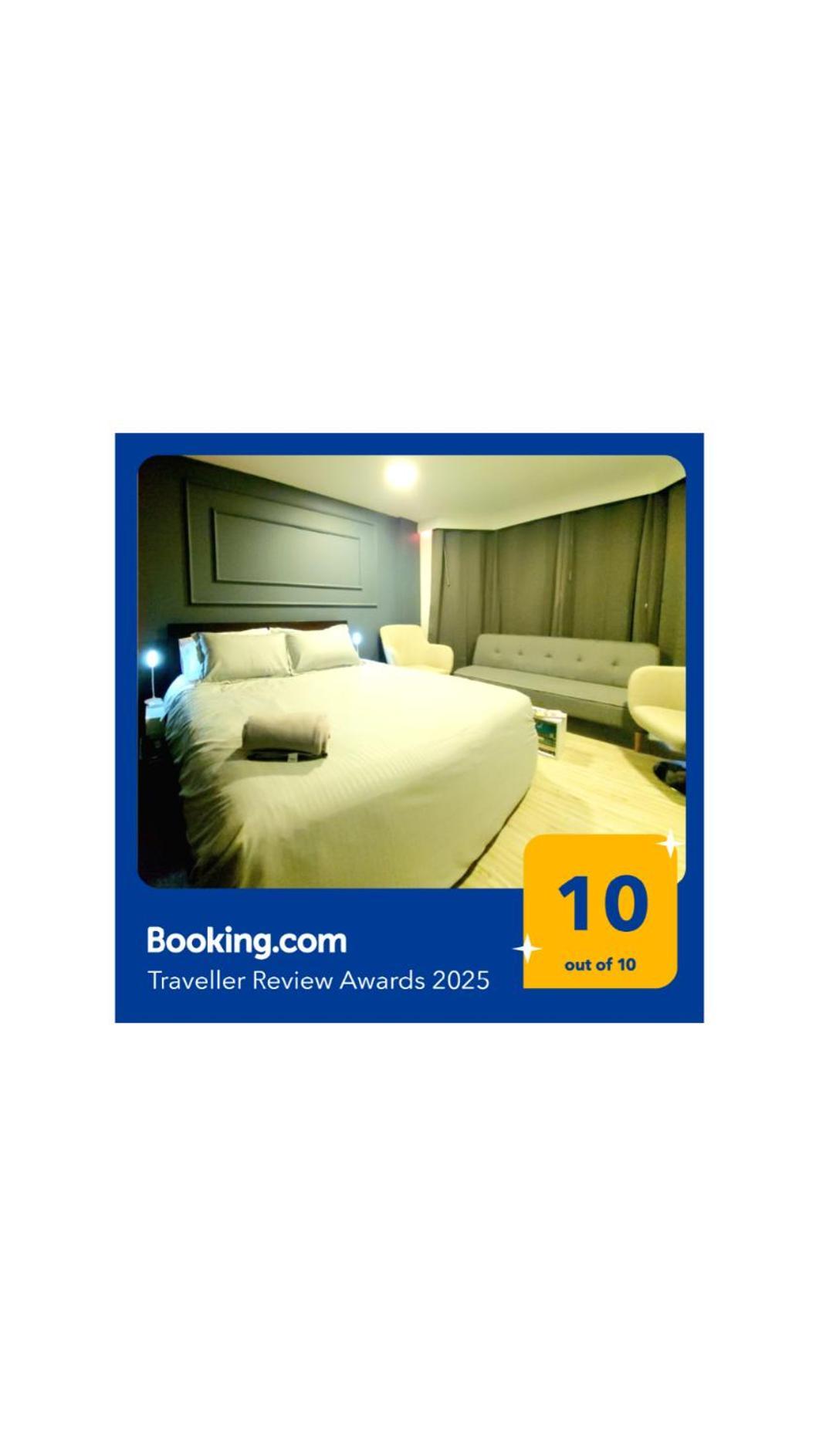 Apartment Executive Minutes From The Airport *