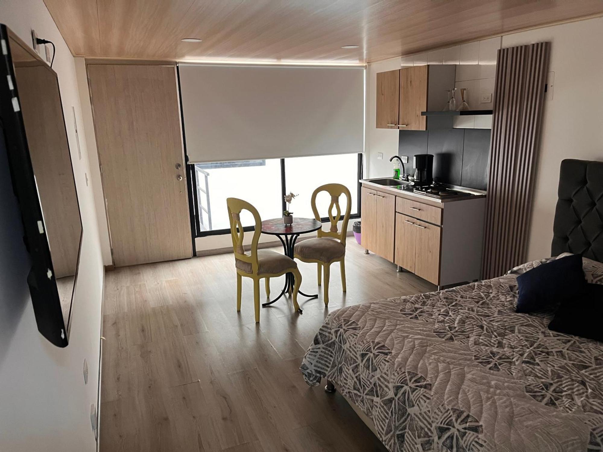 Apartment W Living 203 *