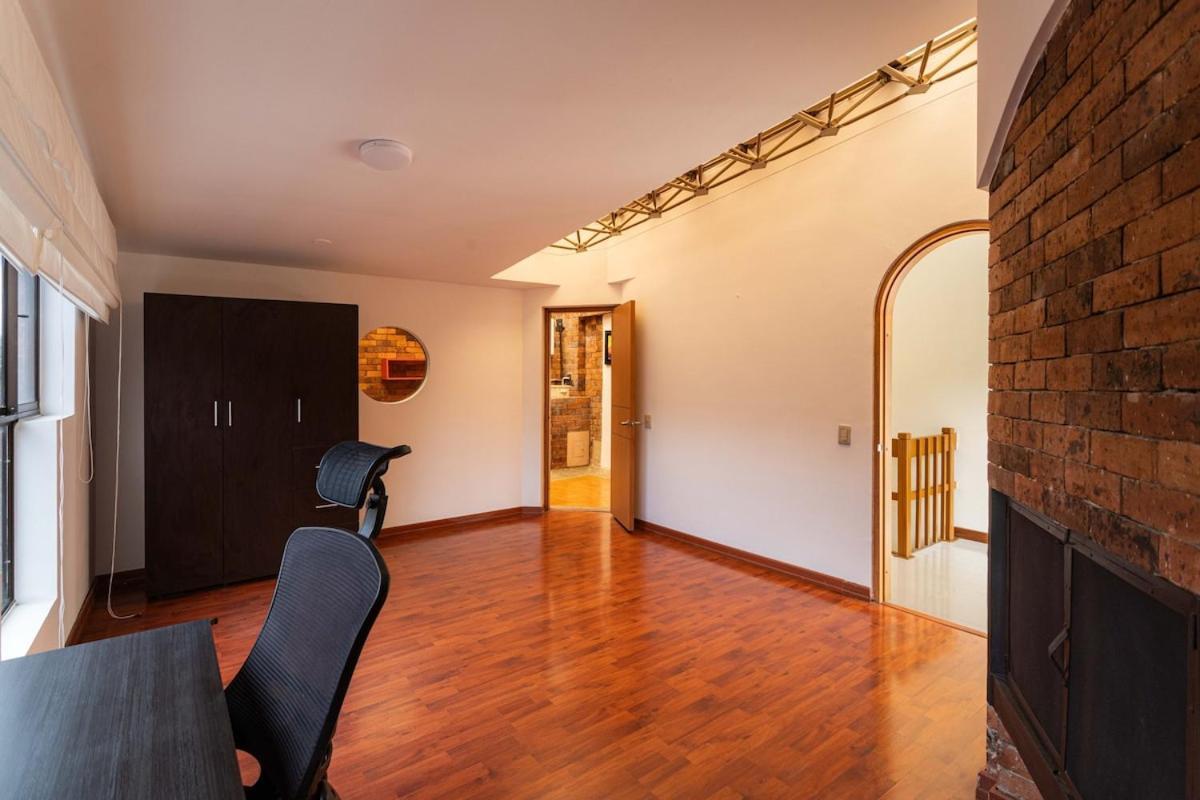 Huge Penthouse In 93's Park *